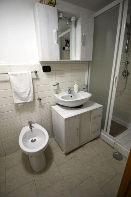 Rubini'S House Hotel Джовинацо Екстериор снимка